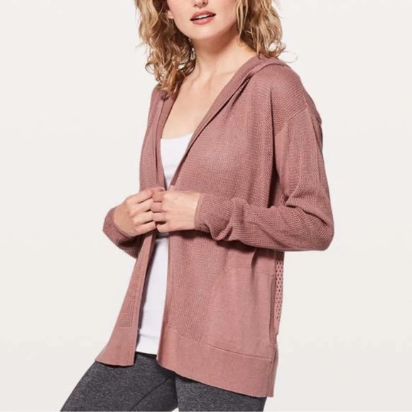 Lululemon Still Movement Wrap
Heathered Quicksand - Picture 2 of 11